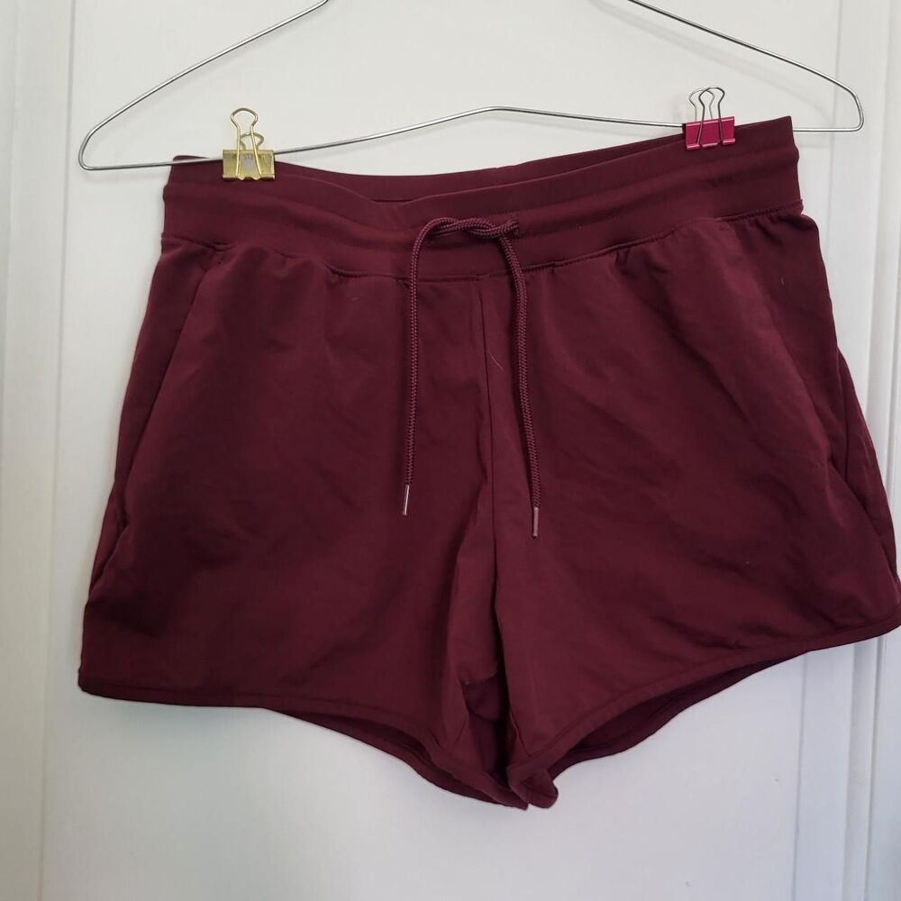 Uniqlo Women's Burgundy Shorts